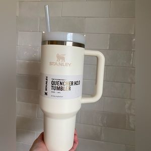 Stanley 40oz H2.0 quencher